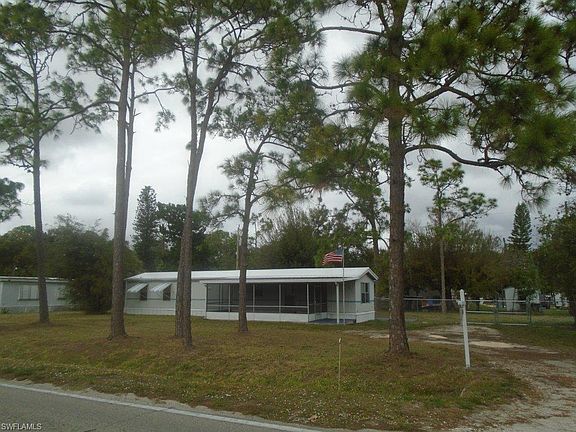 2nd image of 2034 Laurel Ln