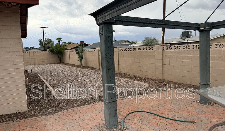 523 E Malibu Dr — Photo 23