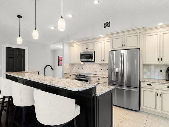 5th image of 2061 Citrus Hill Ln