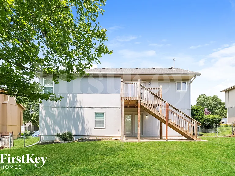 1607 Stasi Ave — Photo 16