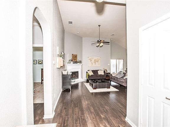 3rd image of 1404 Zanna Grace Way