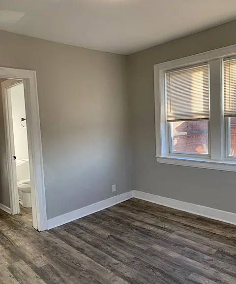 1923-1923 Clark Ave #11 — Photo 6
