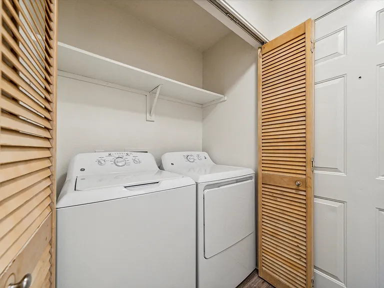 Tuxedo Park Apartments — Photo 38