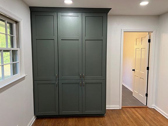 3rd image of 338 Judy Dr
