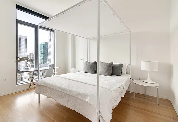 Rented by SR8 REALTY LLC | media 38