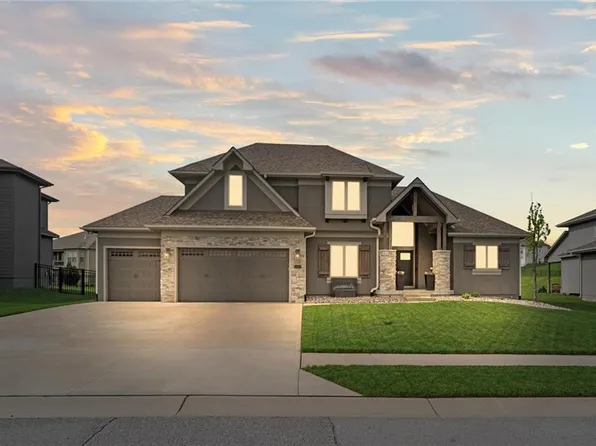 1321 NE Brandywine Rd, Lees Summit, MO 64064