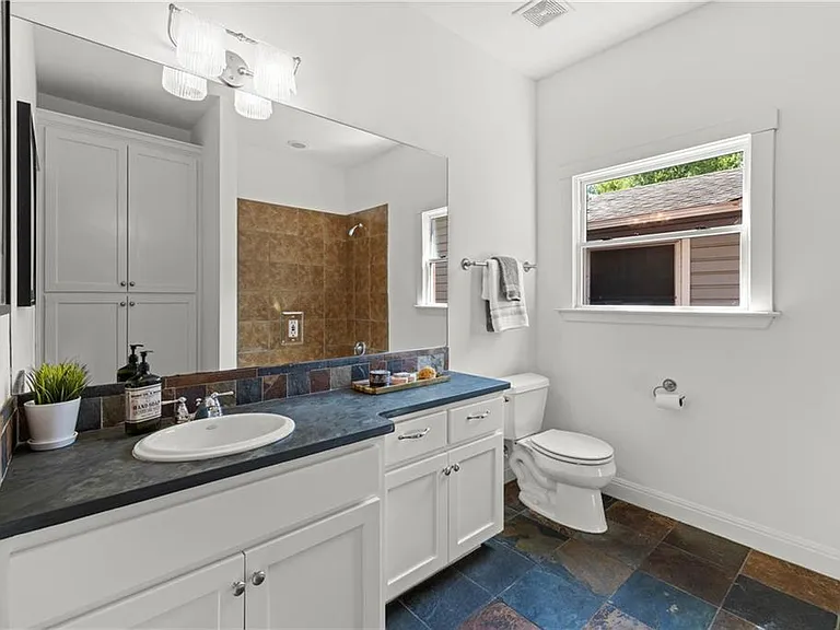 2627 W 49th St — Photo 20