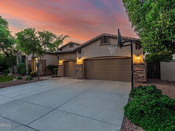 3rd image of 3100 E CEDAR Drive