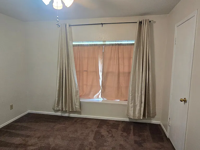 1026 Willow Oaks Cir #MAIN — Photo 9