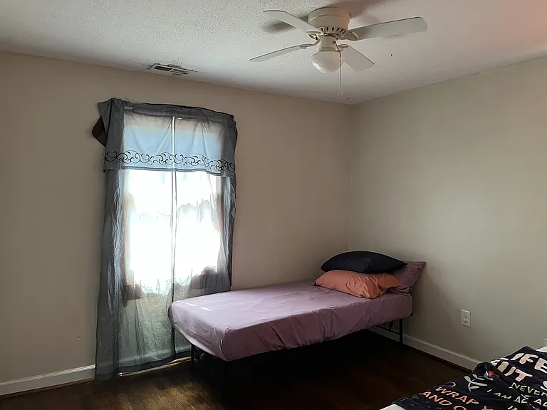 1620 Roanoke Ave — Photo 11