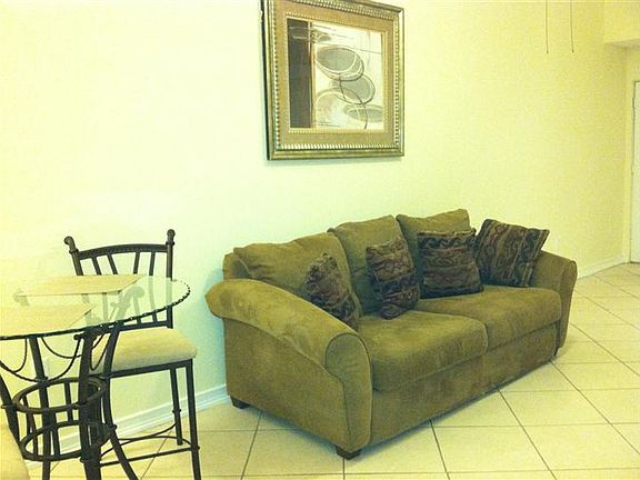 4th image of 3526 Southpointe Dr