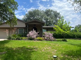 3211 Woodcrest Dr, San Antonio, TX 78209