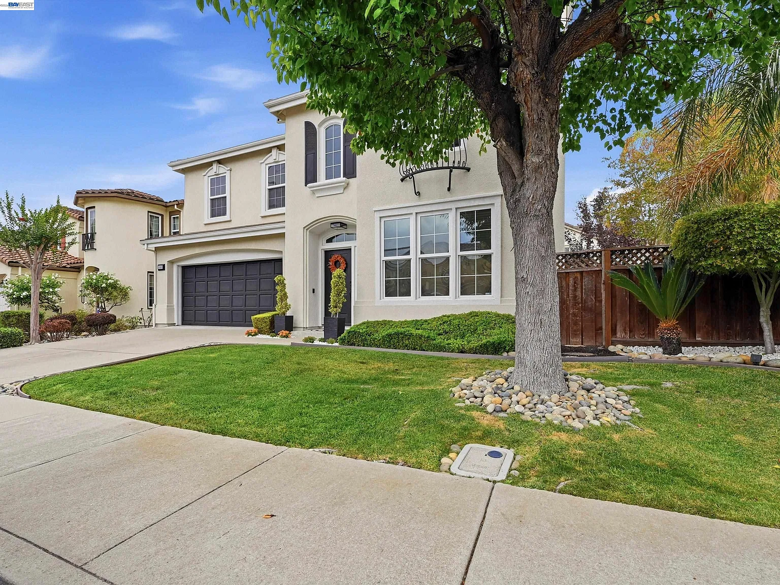 5 bed, 3121 sqft, $5,800 — Photo 3
