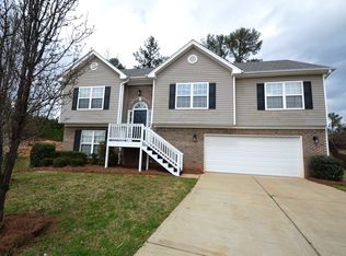 1716 Queen Victoria Ct, Locust Grove, GA 30248