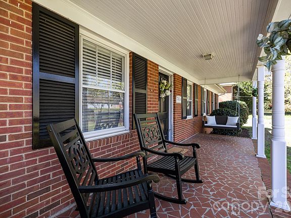 3rd image of 7614 Rolling Hill Rd