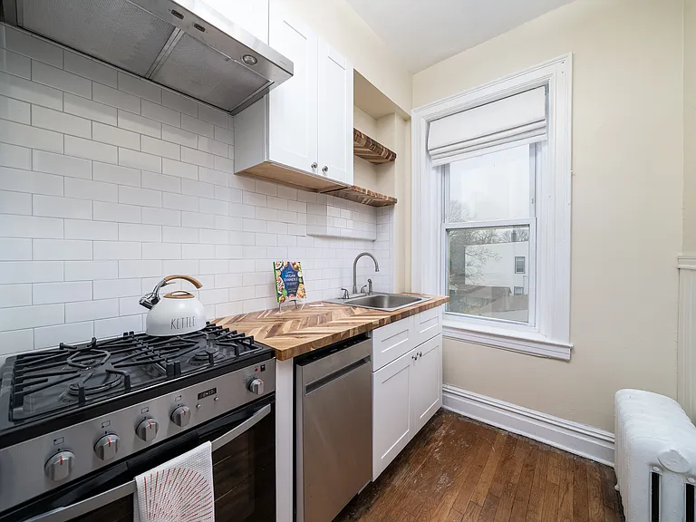 225 Garfield Ave #2 — Photo 9
