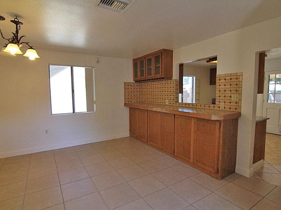 4th image of 136 Brown Dr