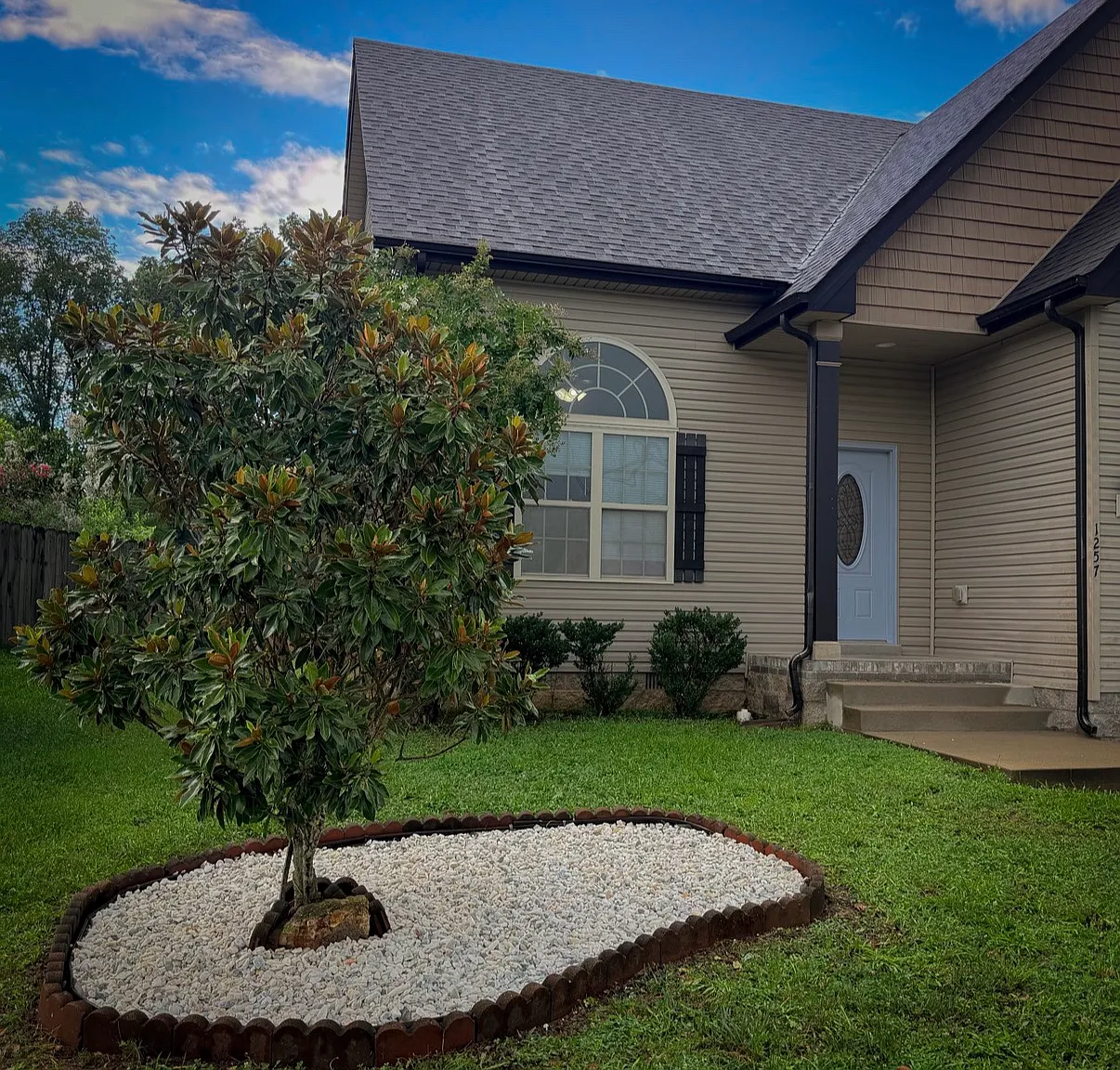 4 bed, 2.5 bath, 1826 sqft, $2,150 — Photo 2