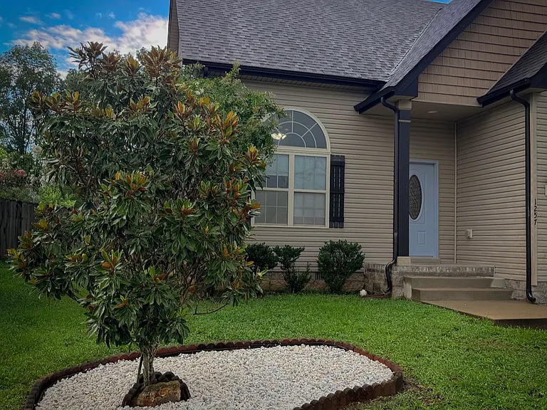1257 Eagles View Dr — Photo 2