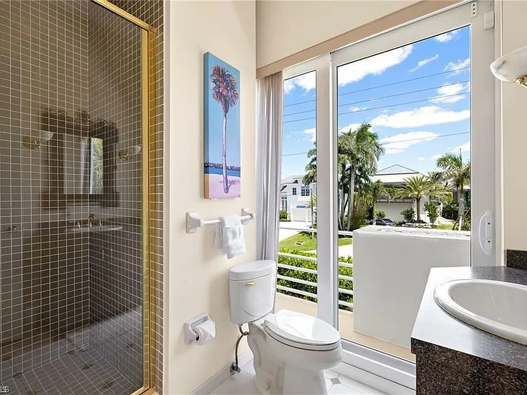 3860 Gordon Dr — Photo 32