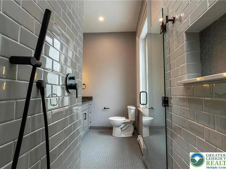 214 Spring Garden St #2B — Photo 27
