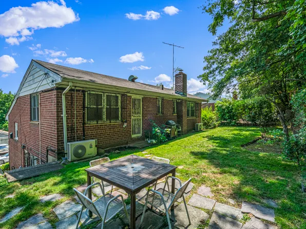 218-27 Sawyer Avenue image 18 of 19