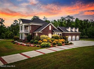 418 Timber Cove Dr, Whiteville, NC 28472