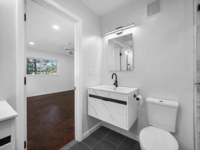 1764 Linwood Cir — Photo 10
