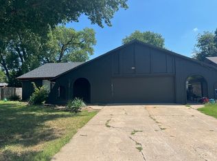 2509 S Hickory Ct, Broken Arrow, OK 74012