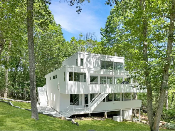7 Fox Hollow Run, Shelter Island, NY 11964
