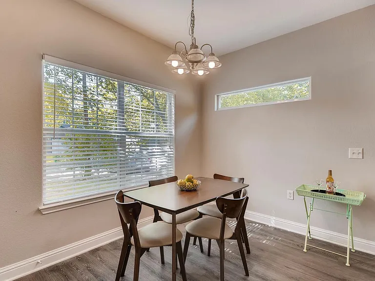 1116 Estes Ave #A — Photo 6