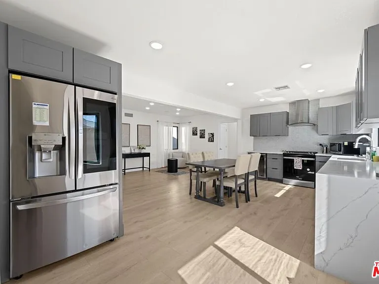 2617 S Beverly Dr — Photo 44