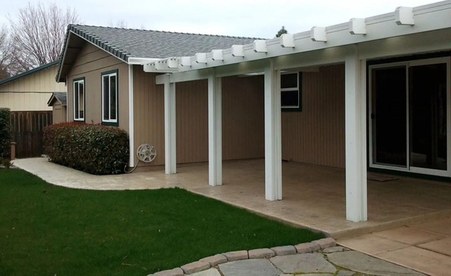 3 bedroom, 2 bathroom house located in Central Point - .18 acre lot — Photo 2