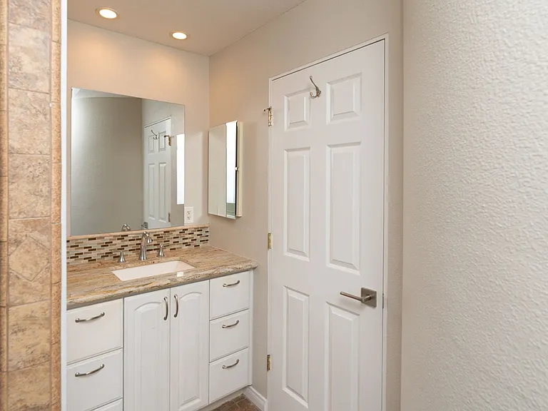 4256 Napier St — Photo 11