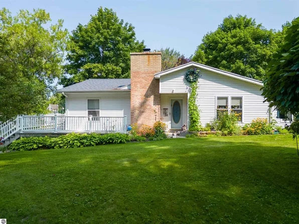 1871 Beech St, Weidman, MI 48893