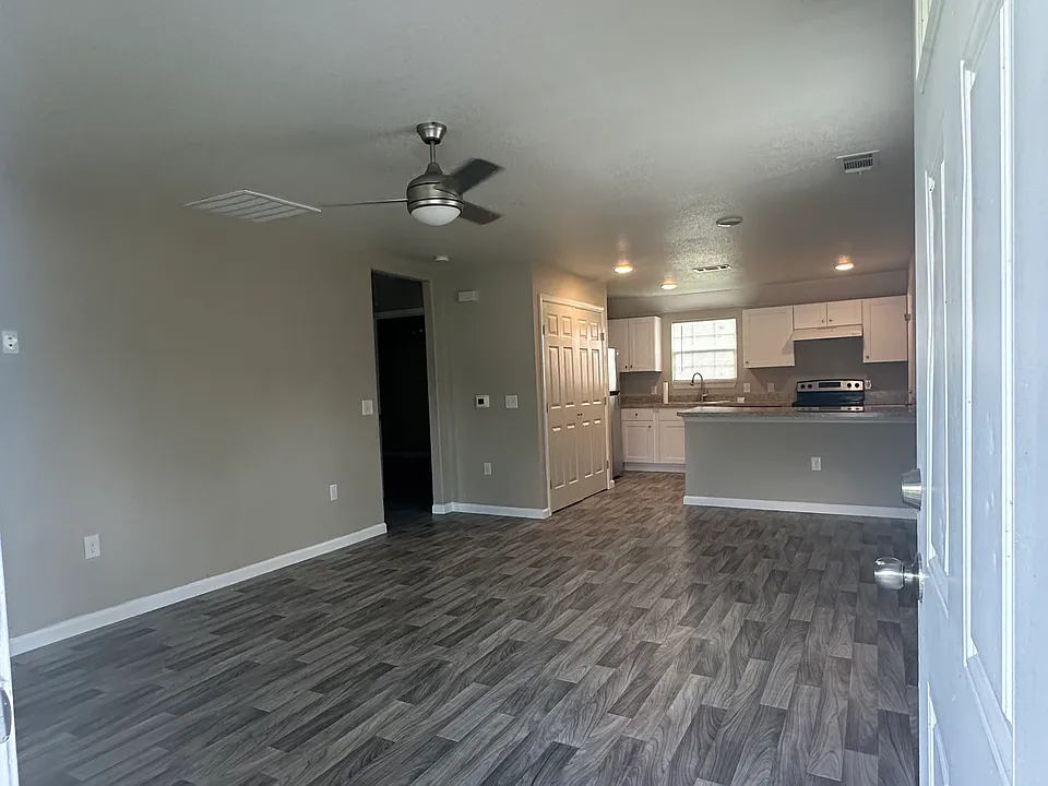 1124 January St