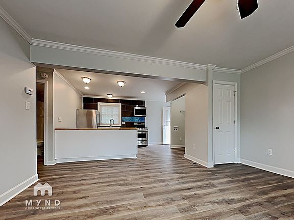 3rd image of 804 Woodlawn Ave
