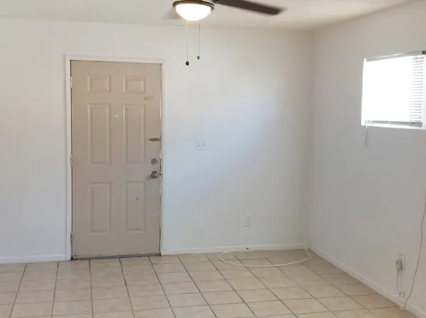 66136 1st St APT 9, Desert Hot Springs, CA 92240
