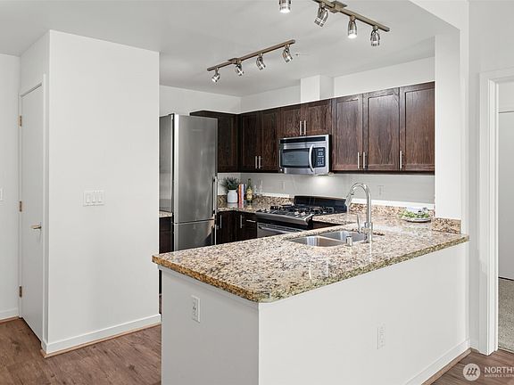 5th image of 15100 6th Avenue SW #332