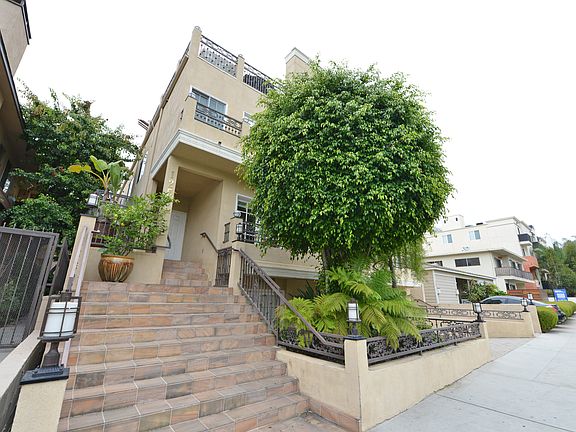 3rd image of 1253 Granville Ave #101