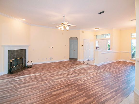 3rd image of 9004 Deercress Ct