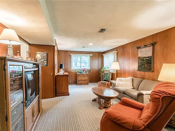 5th image of 76 Parkwood Ln