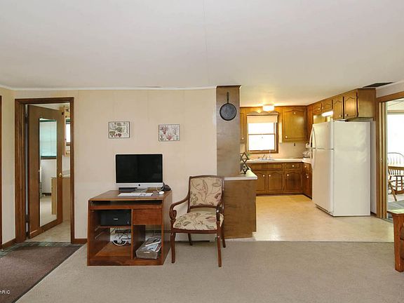 4th image of 3722 Grand River Dr NE