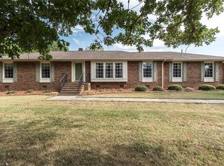 6910 Dow Dr, Whitsett, NC 27377
