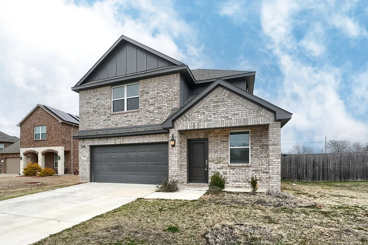 Building Photo - 237 Teakwood Dr