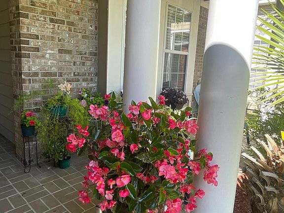 3rd image of 3408 Cameron Chase Dr