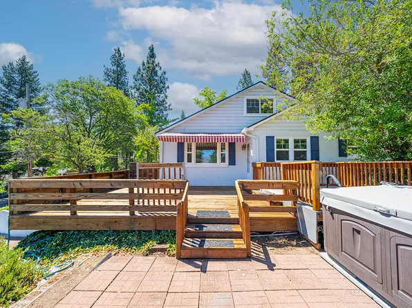 681 Liberty St, Ashland, OR 97520