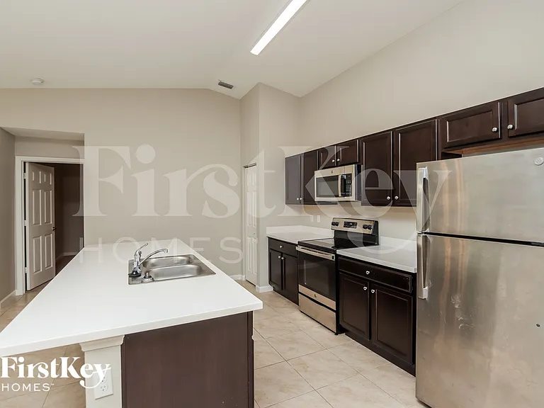 711 Alford St SE — Photo 5