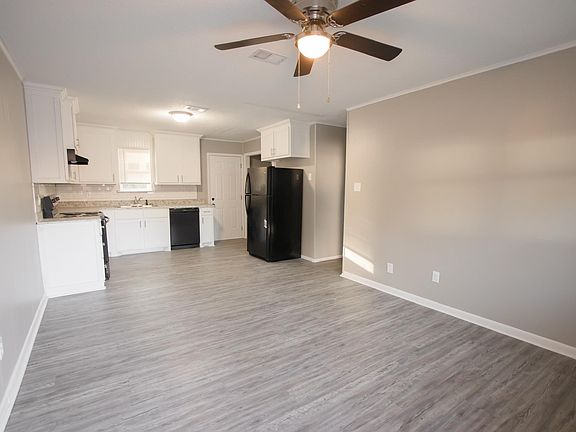 4th image of 301-303 Pearl St