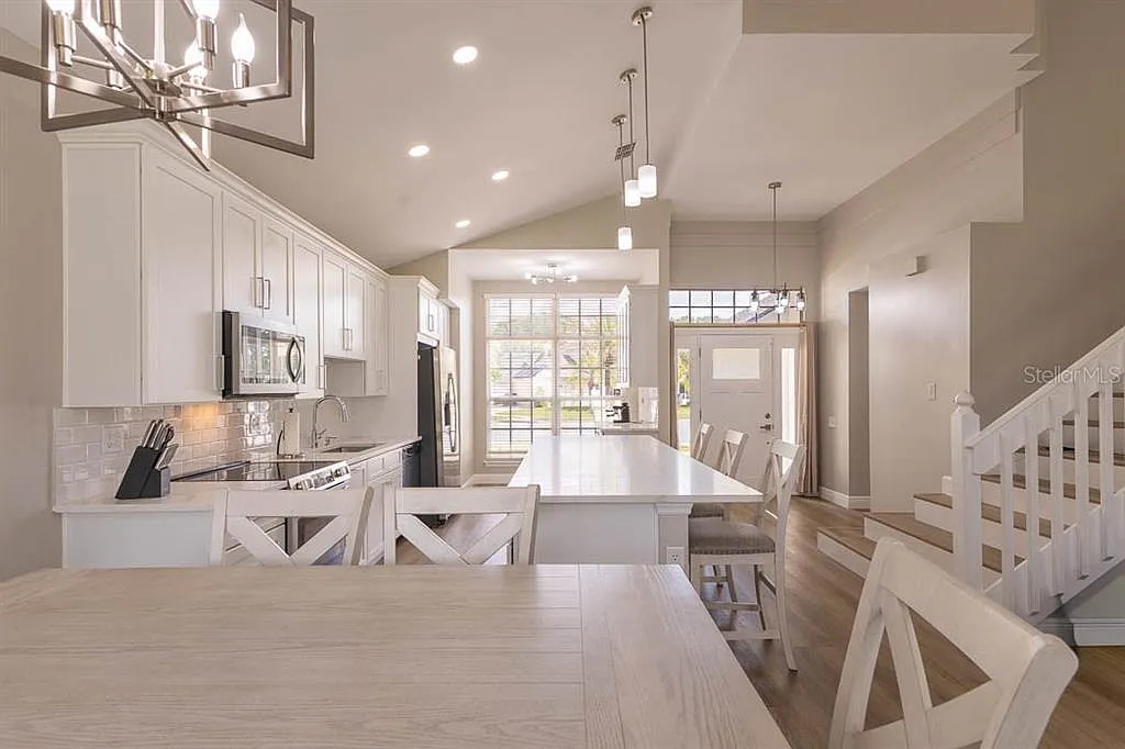 4 bed, 2.5 bath, 2071 sqft, $3,150 — Photo 4